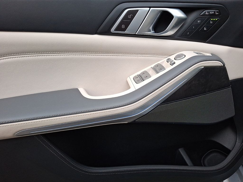 Thumbnail: 2024 BMW X7 - 17