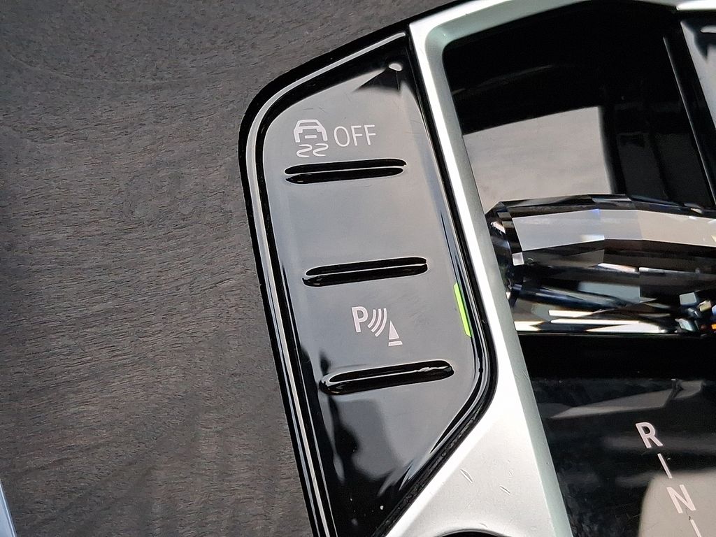 Thumbnail: 2024 BMW X7 - 21