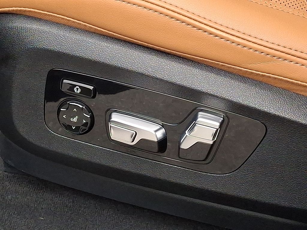 Thumbnail: 2024 BMW X6 - 16