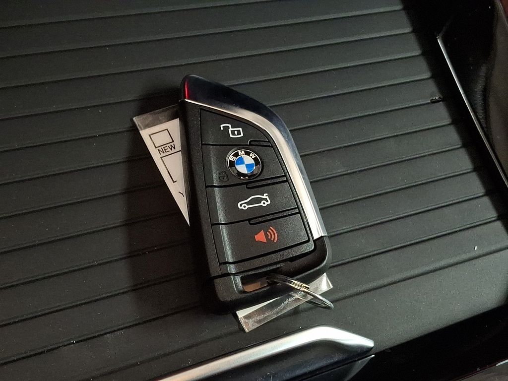 Thumbnail: 2025 BMW X4 - 25