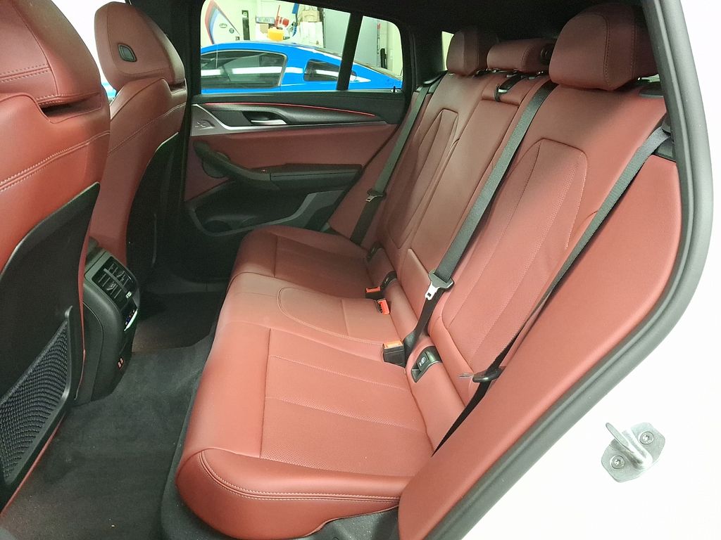 Thumbnail: 2025 BMW X4 - 8