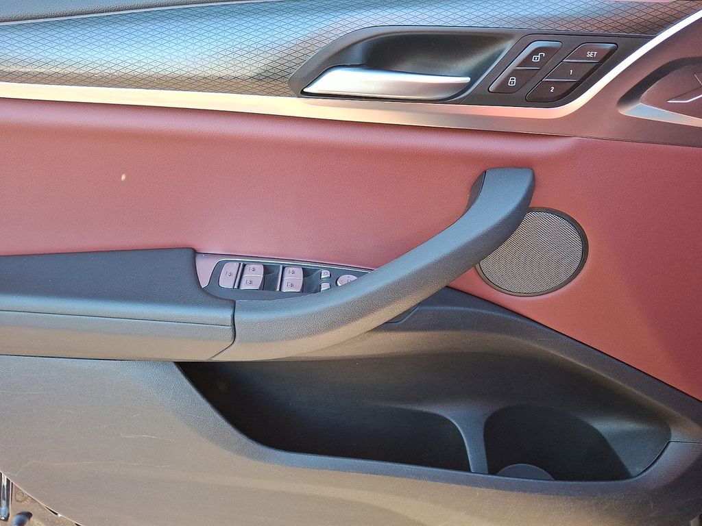 Thumbnail: 2022 BMW X4 - 15