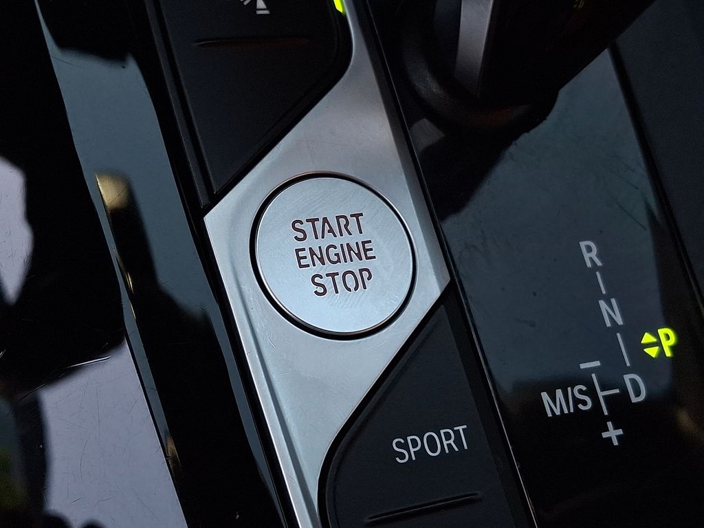 Thumbnail: 2022 BMW X4 - 24