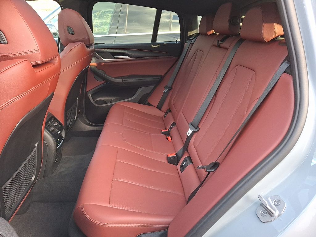 Thumbnail: 2025 BMW X4 - 7