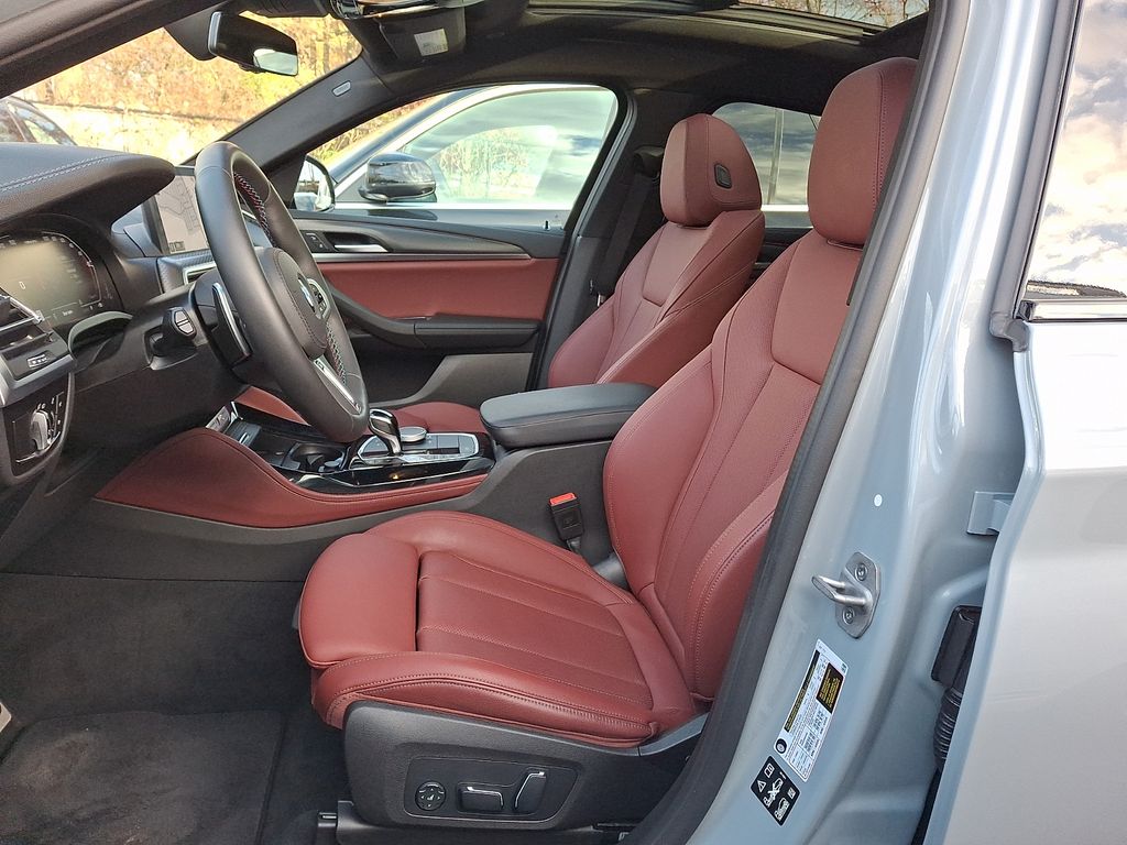 Thumbnail: 2025 BMW X4 - 6