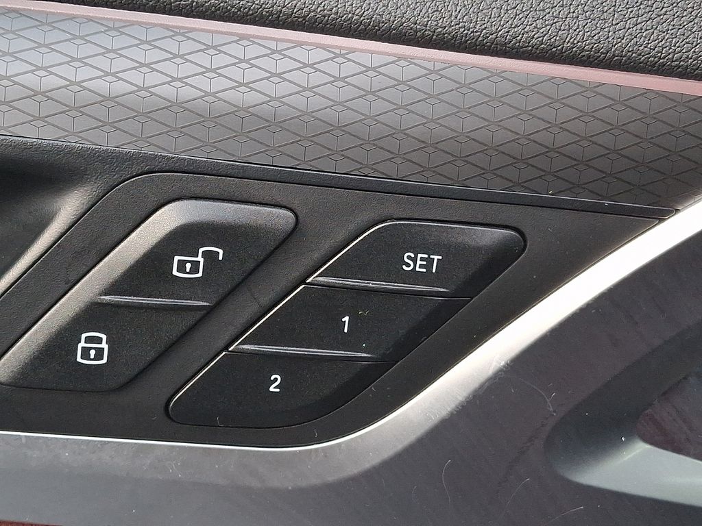 Thumbnail: 2025 BMW X4 - 30