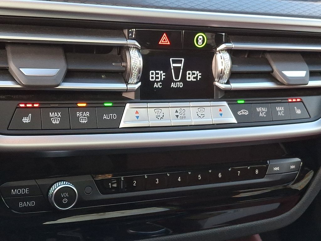 Thumbnail: 2025 BMW X4 - 19