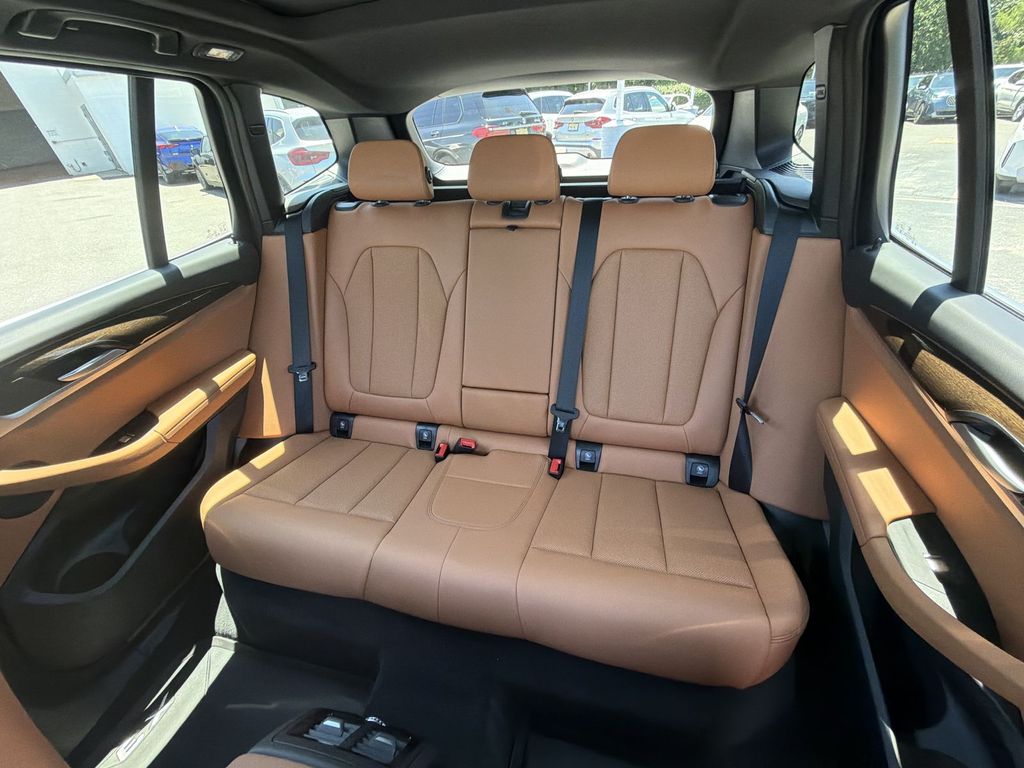 Thumbnail: 2023 BMW X3 - 27