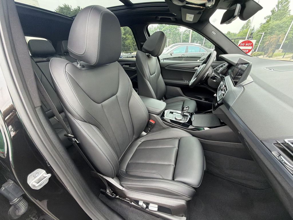Thumbnail: 2023 BMW X3 - 12