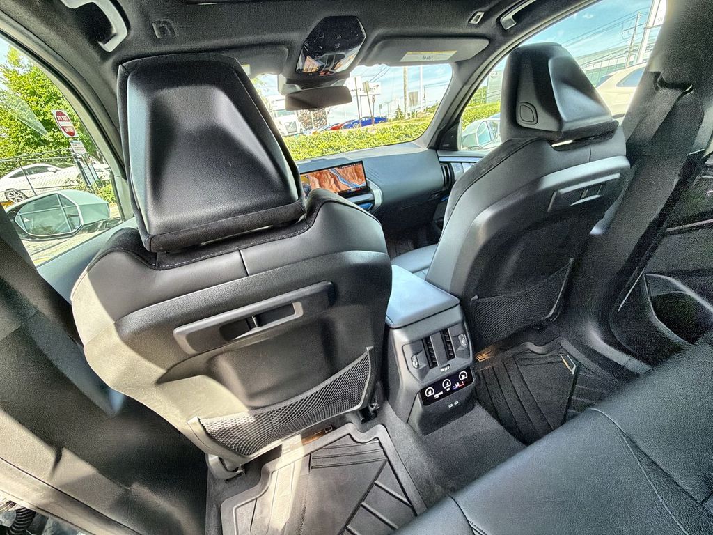 Thumbnail: 2026 BMW X3 - 13