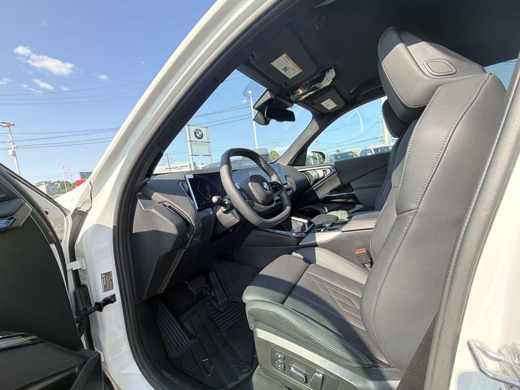 Thumbnail: 2026 BMW X3 - 11