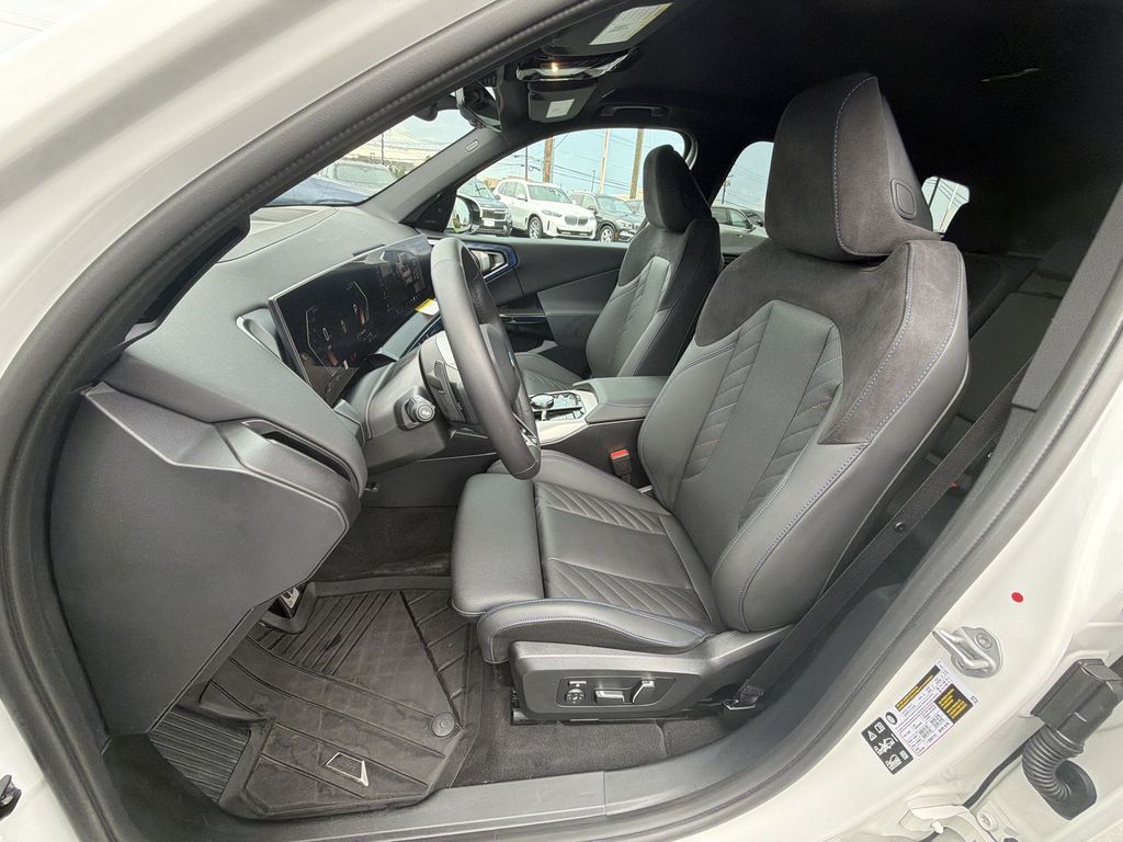 Thumbnail: 2026 BMW X3 - 12