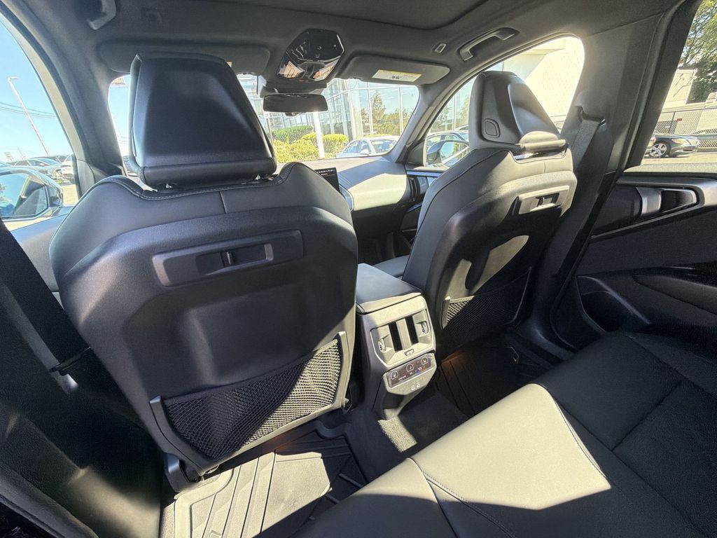 Thumbnail: 2026 BMW X3 - 13