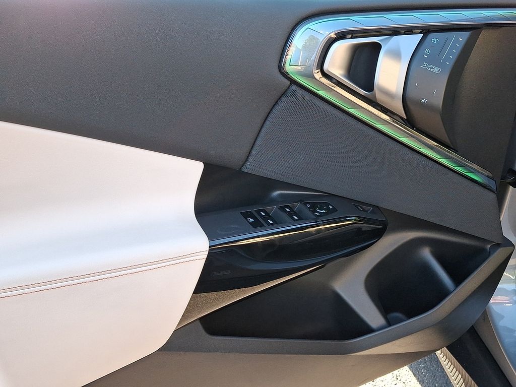 Thumbnail: 2026 BMW X3 - 14