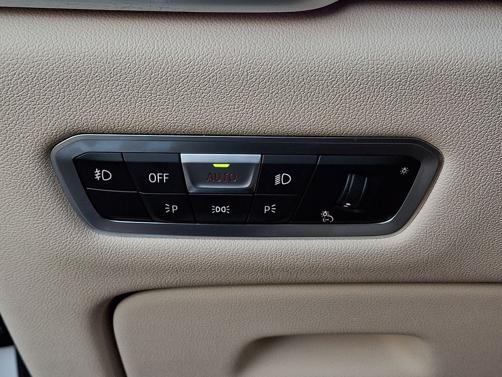 Thumbnail: 2021 BMW X5 - 27