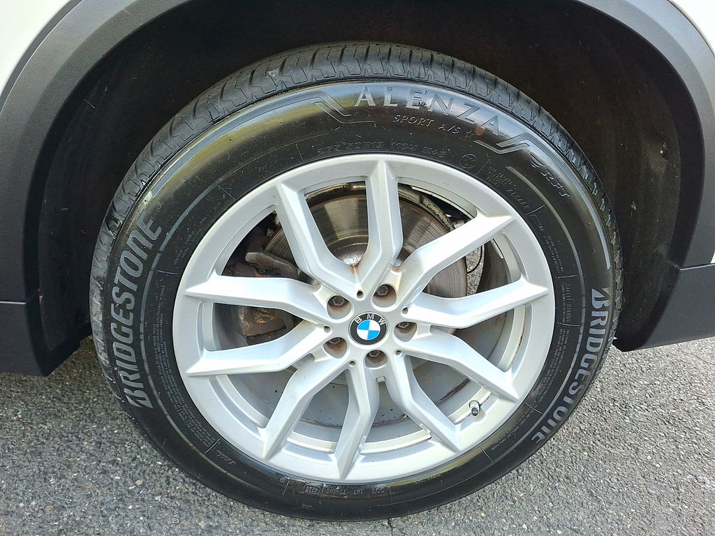 Thumbnail: 2021 BMW X5 - 7