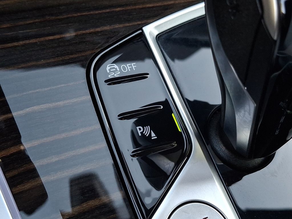 Thumbnail: 2021 BMW X5 - 23