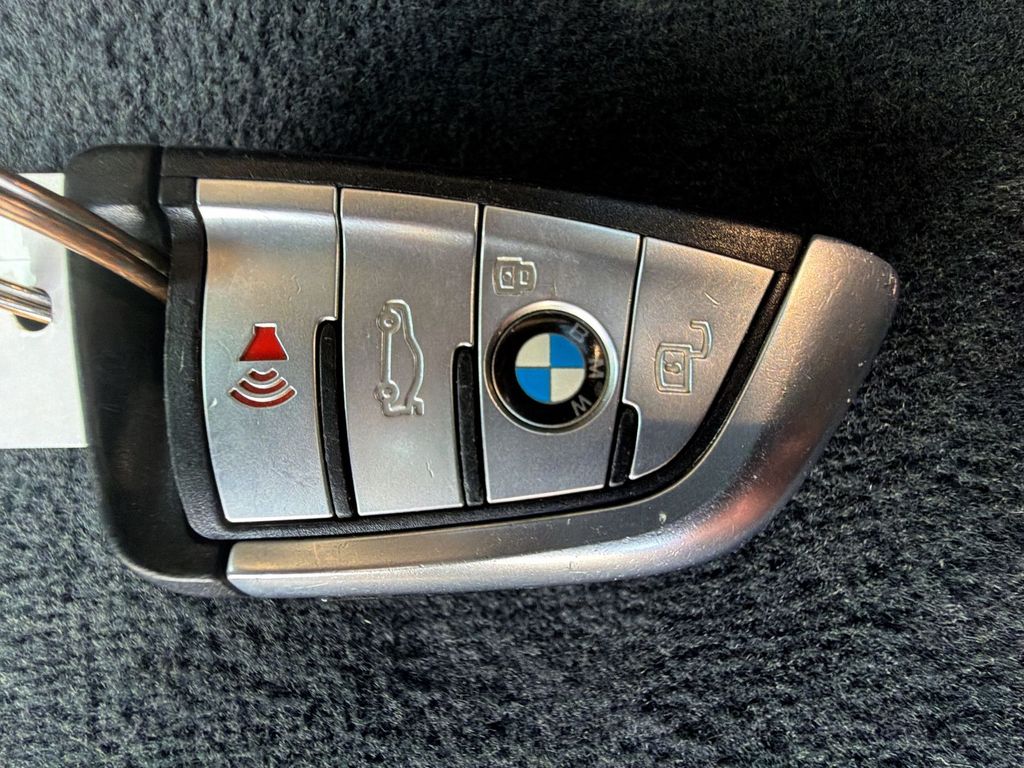 Thumbnail: 2021 BMW X5 - 17
