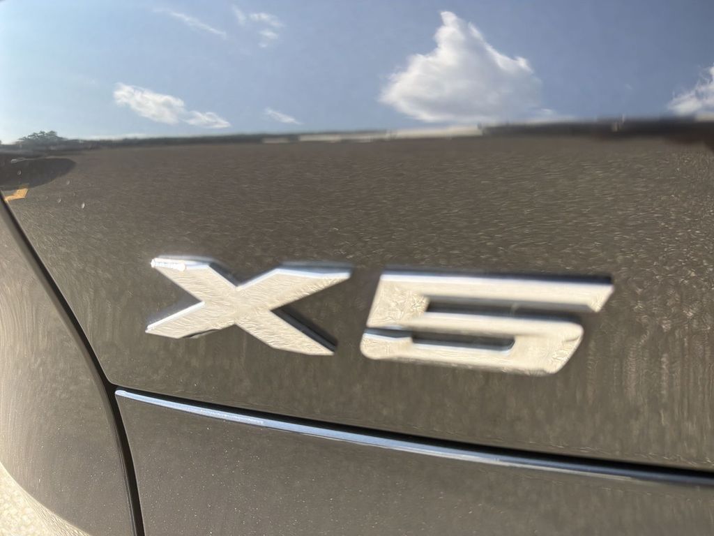Thumbnail: 2021 BMW X5 - 7