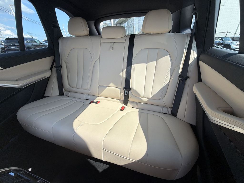 Thumbnail: 2021 BMW X5 - 13