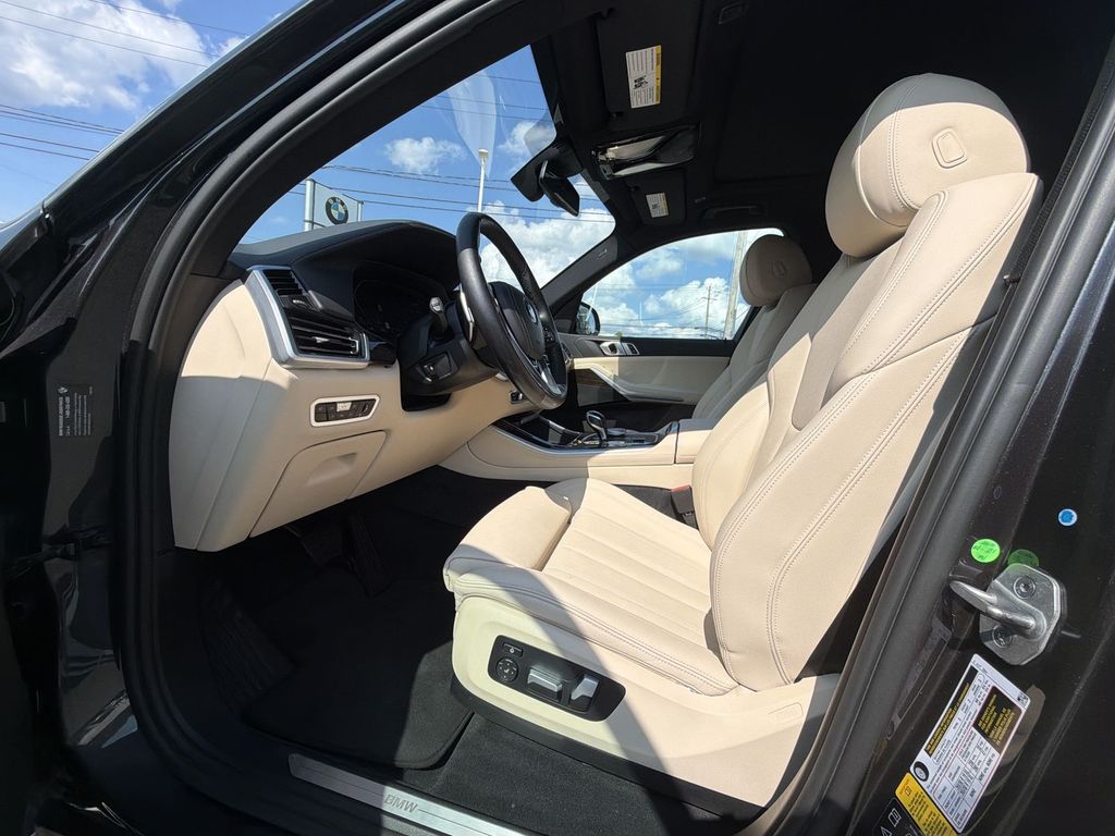 Thumbnail: 2021 BMW X5 - 24