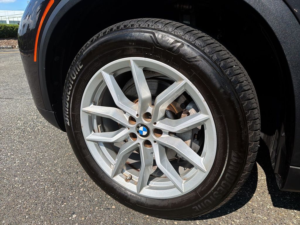 Thumbnail: 2021 BMW X5 - 8