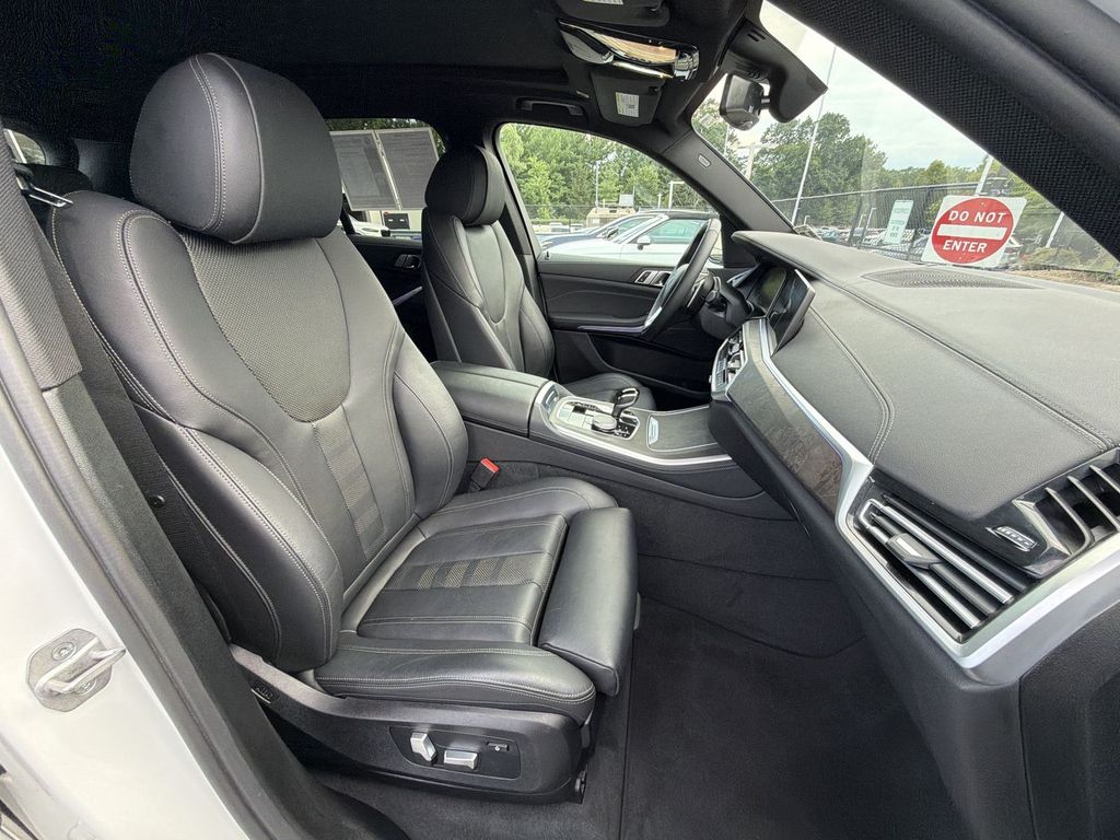 Thumbnail: 2022 BMW X5 - 28