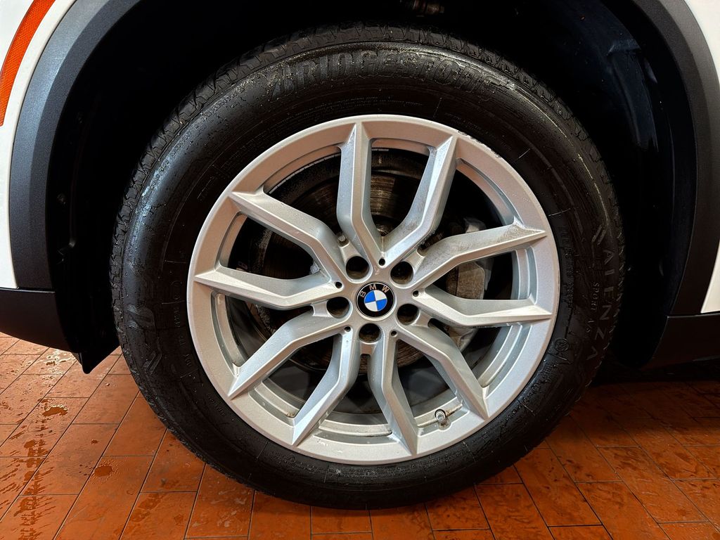 Thumbnail: 2021 BMW X5 - 8