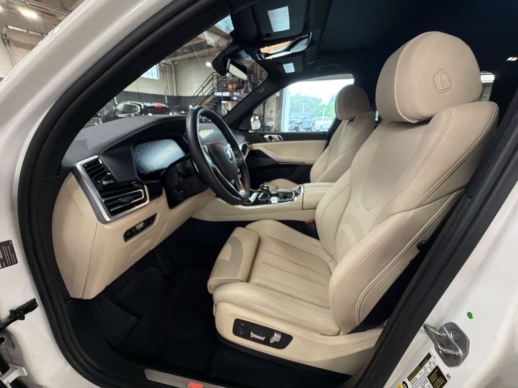 Thumbnail: 2021 BMW X5 - 11