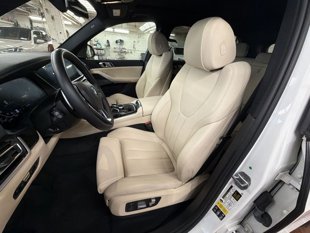 Thumbnail: 2021 BMW X5 - 12