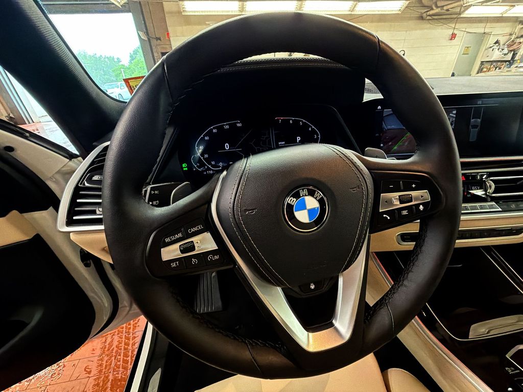 Thumbnail: 2021 BMW X5 - 10