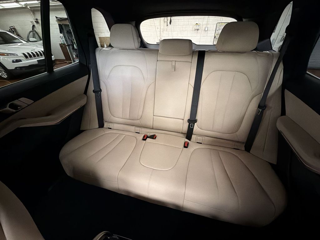 Thumbnail: 2021 BMW X5 - 26