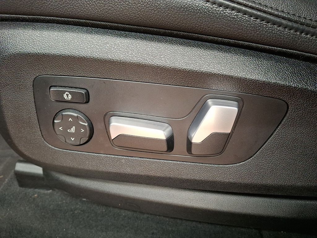 Thumbnail: 2022 BMW X5 - 15