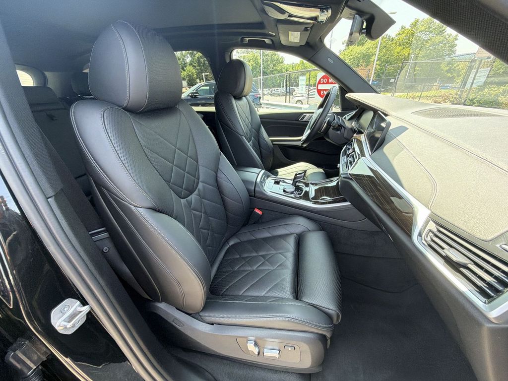 Thumbnail: 2023 BMW X5 - 28
