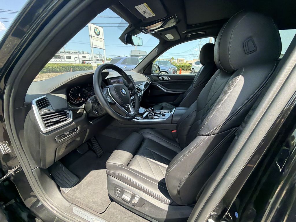 Thumbnail: 2023 BMW X5 - 11