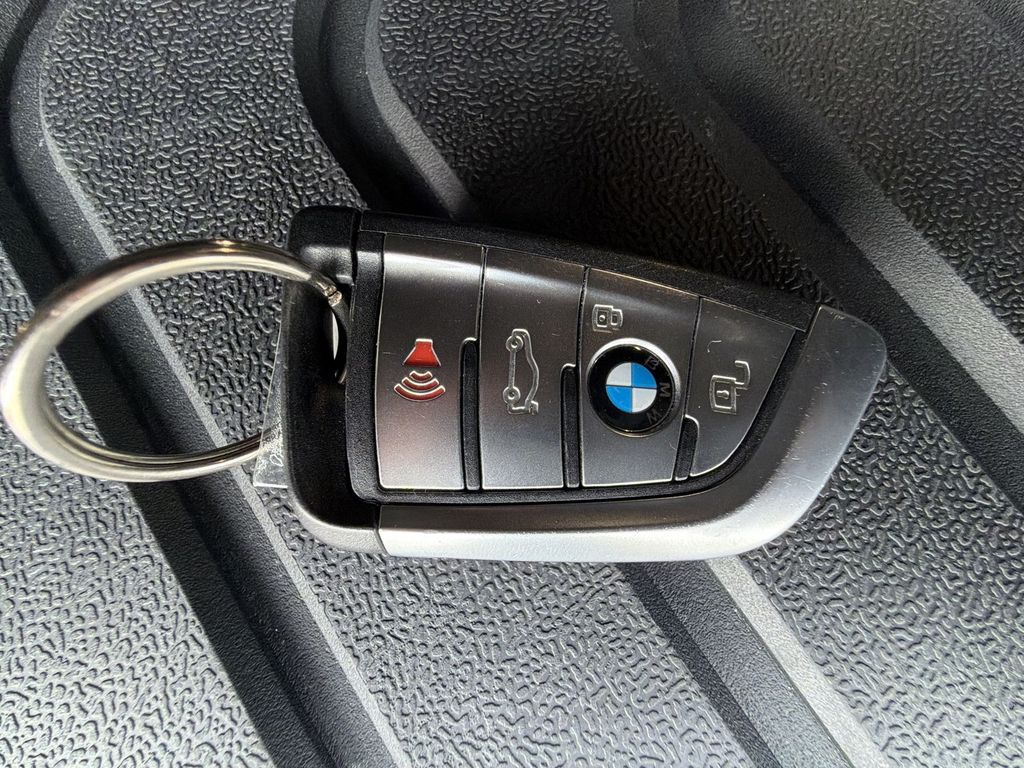 Thumbnail: 2023 BMW X5 - 17