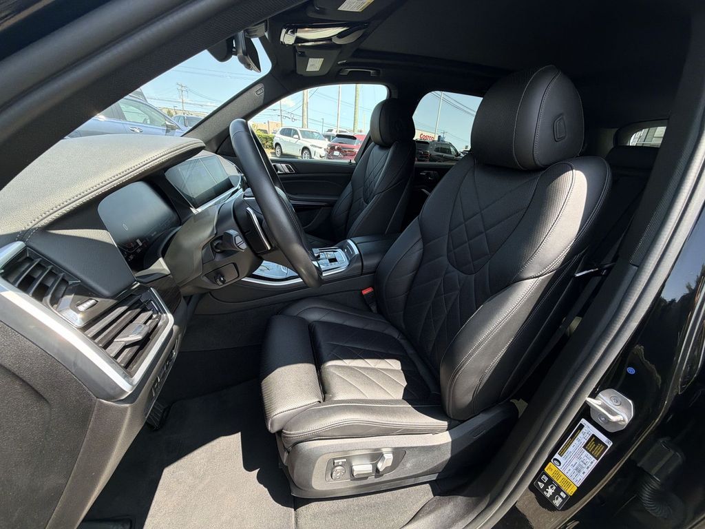 Thumbnail: 2023 BMW X5 - 12