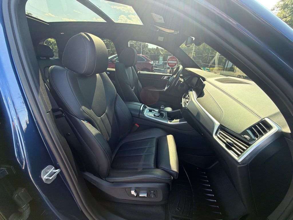 Thumbnail: 2020 BMW X5 - 27