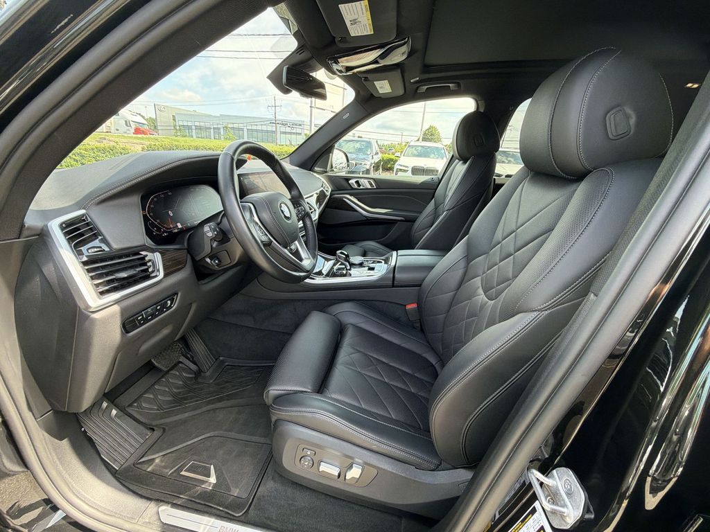 Thumbnail: 2023 BMW X5 - 11