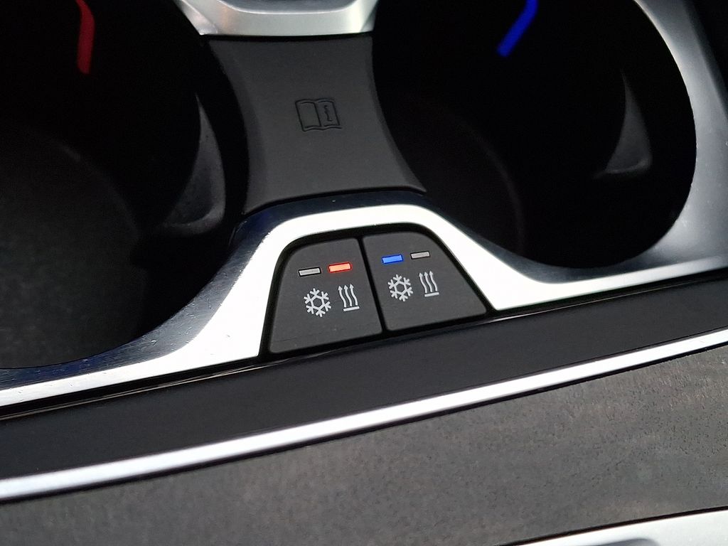 Thumbnail: 2022 BMW X7 - 24