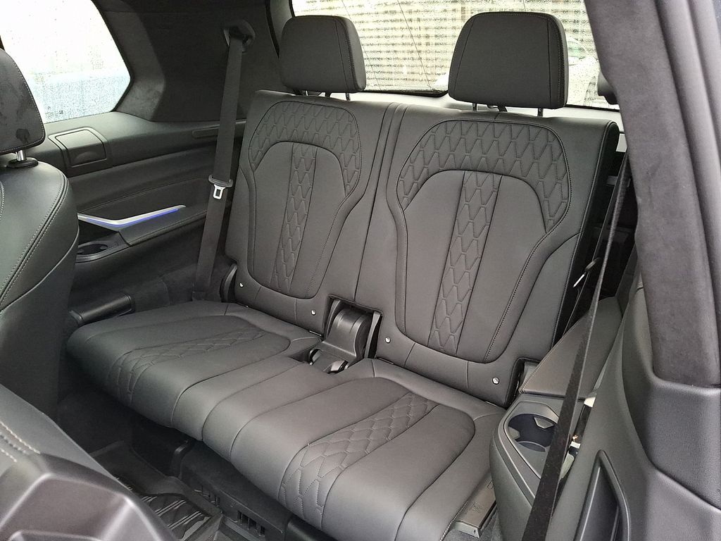 Thumbnail: 2022 BMW X7 - 15