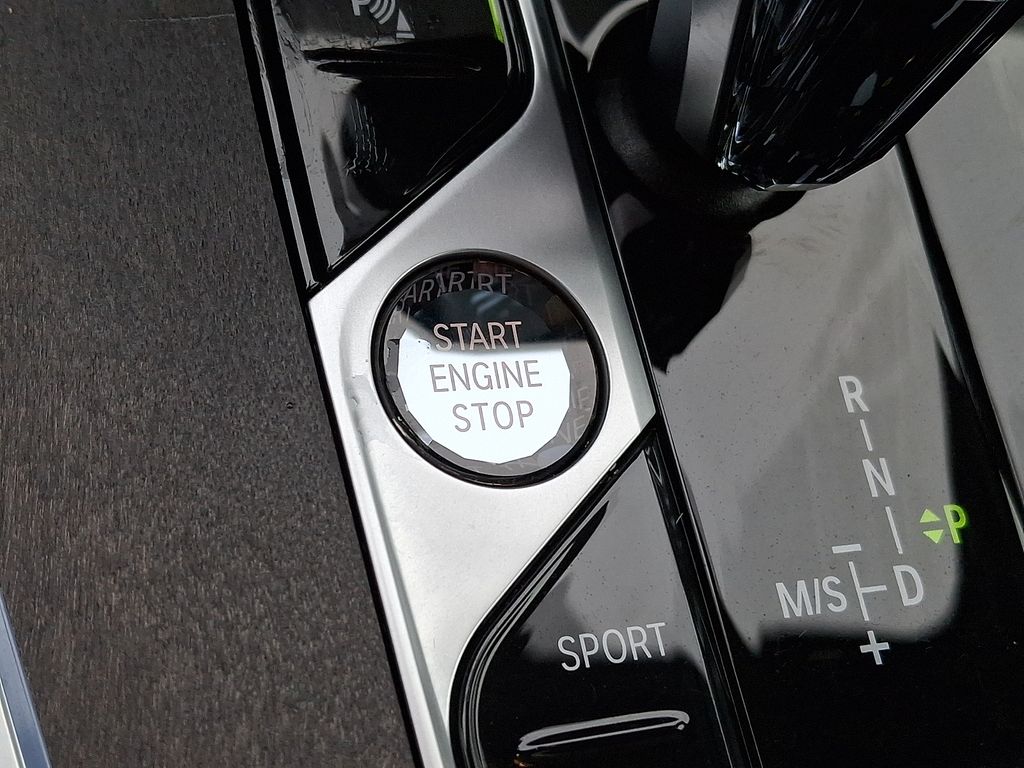 Thumbnail: 2022 BMW X7 - 25