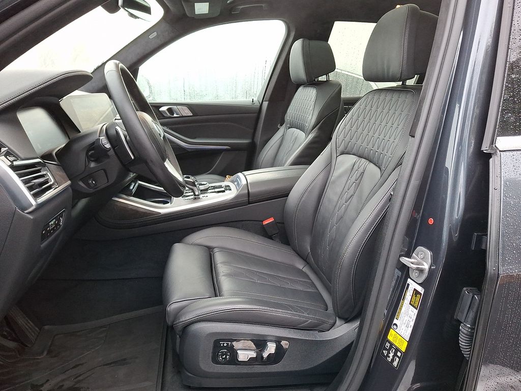 Thumbnail: 2022 BMW X7 - 6