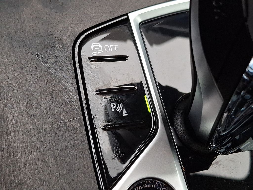 Thumbnail: 2022 BMW X7 - 23