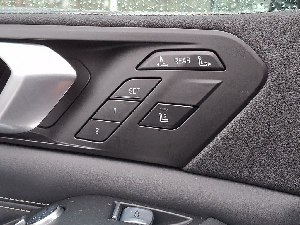 Thumbnail: 2022 BMW X7 - 29