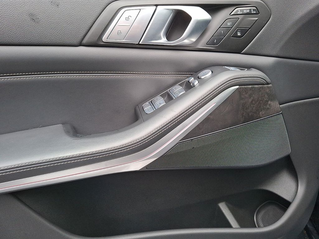 Thumbnail: 2022 BMW X7 - 16