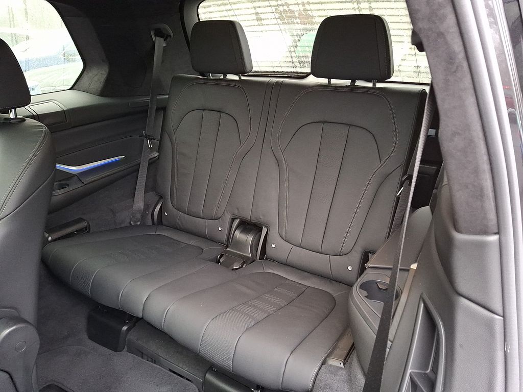 Thumbnail: 2020 BMW X7 - 15