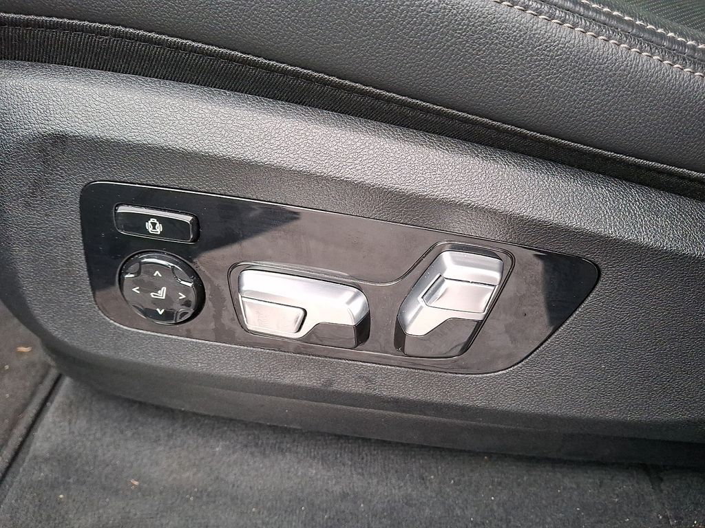 Thumbnail: 2020 BMW X7 - 17