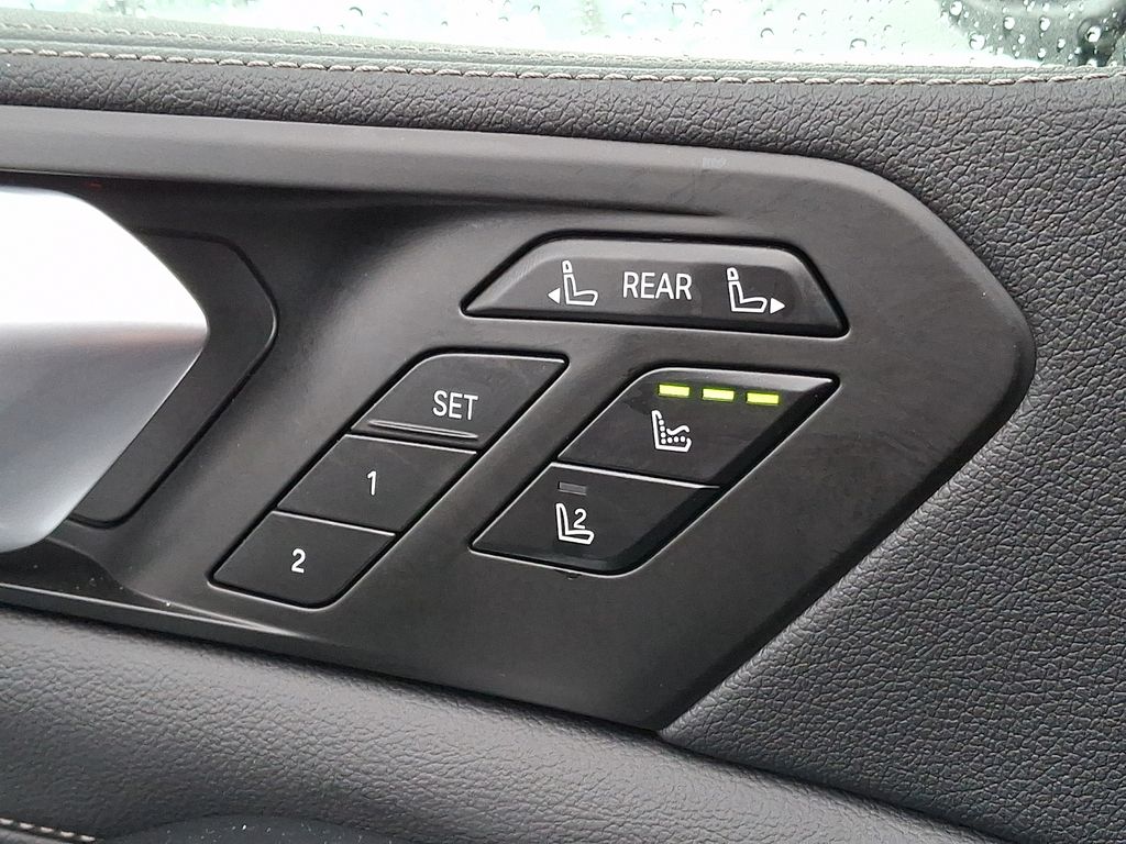 Thumbnail: 2020 BMW X7 - 28