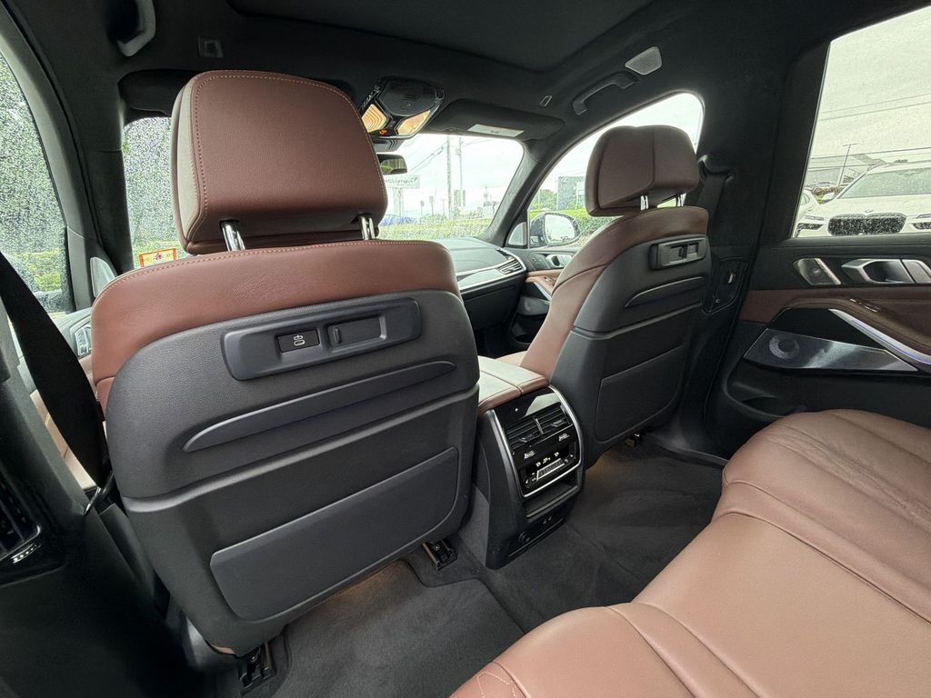 Thumbnail: 2021 BMW X7 - 13